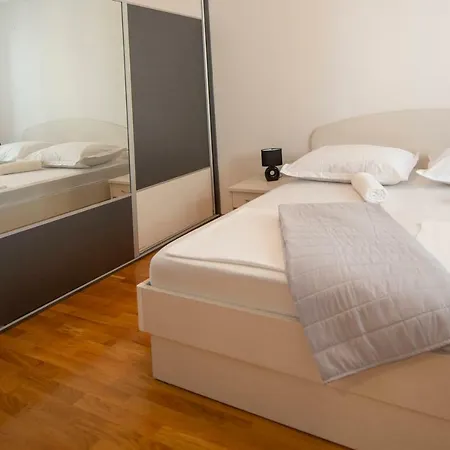 Apartman Pjero 3+2 Makarska Exterior photo
