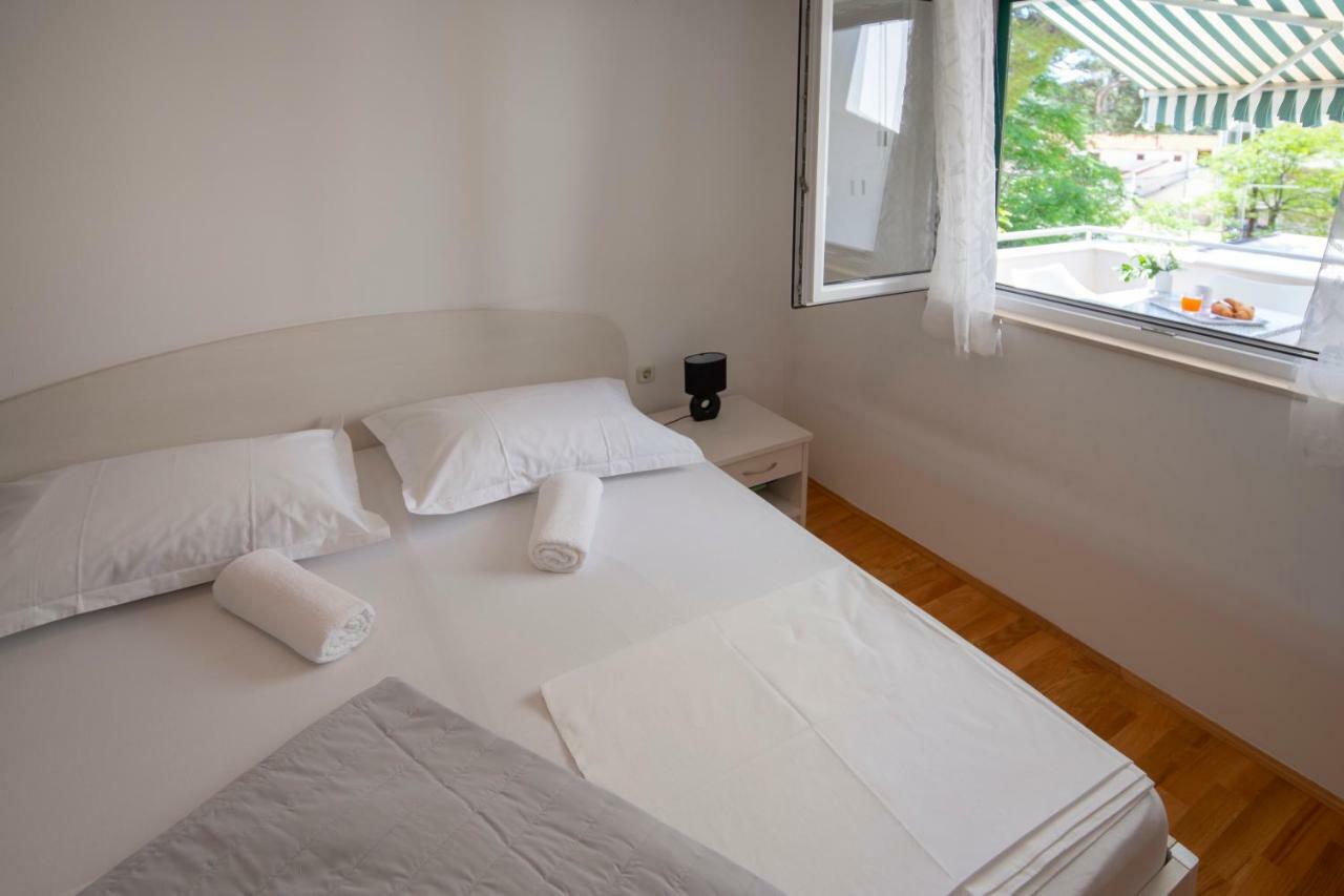 Pjero 3+2 Apartman *