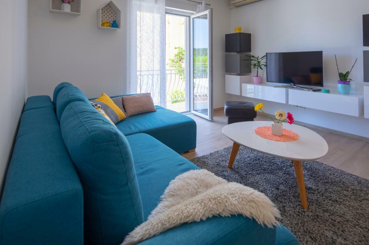 Apartment Pjero 3+2 *