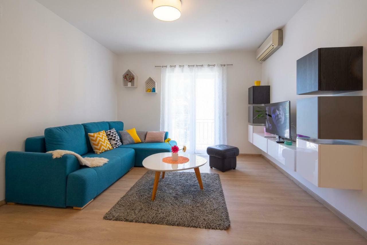 Apartment Pjero 3+2 Makarska